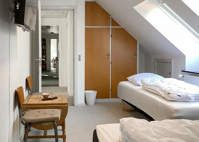 3 Bedroom Lovely In شقة Engesvang